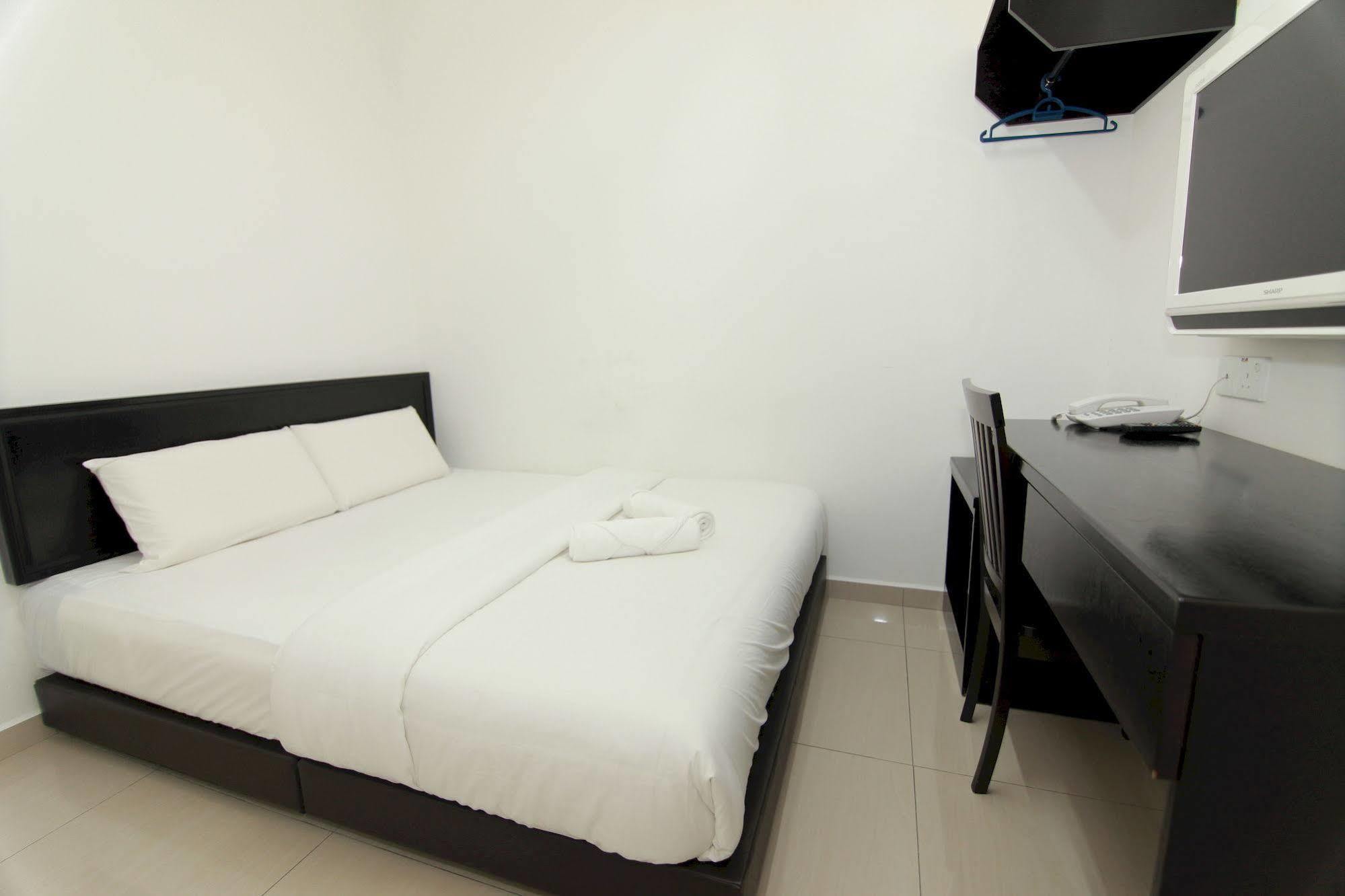 Hotel Alam Indi Johor Bahru Exterior foto